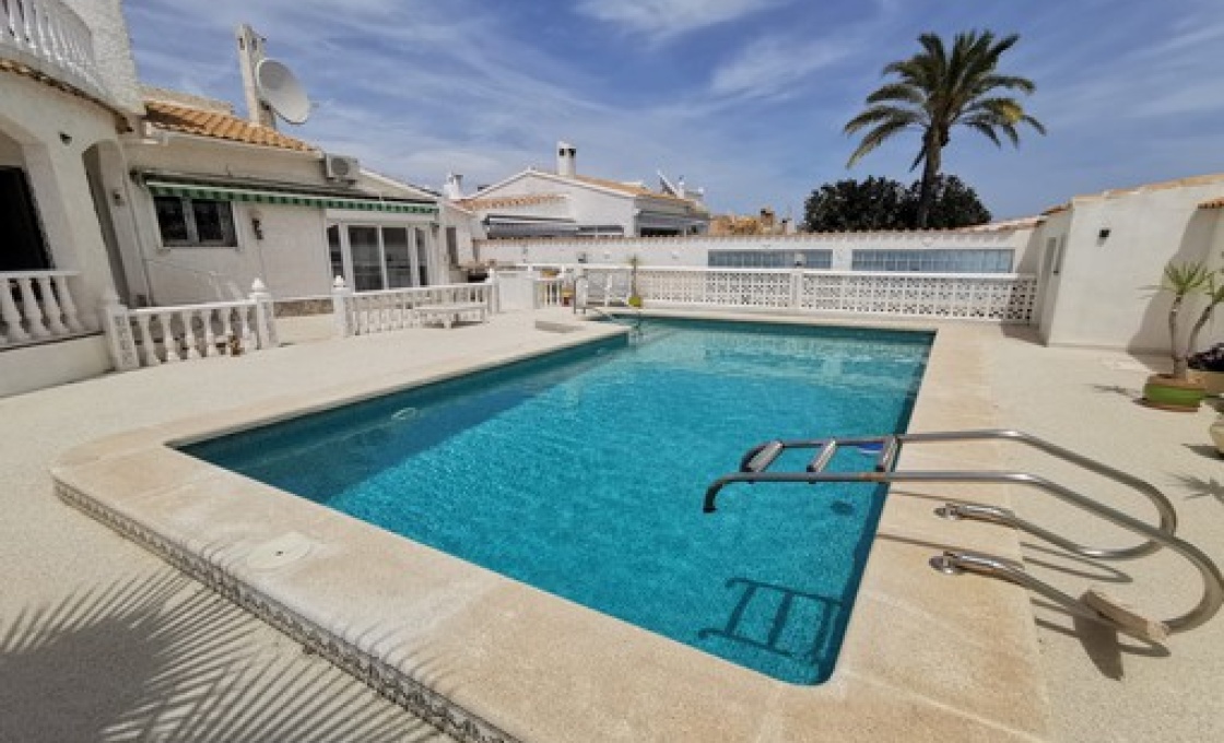 3 Chambres, Villa, À Vendre, 3 Salles de bain, Listing ID 2623, ORIHUELA COSTA, ALICANTE, Espagne,