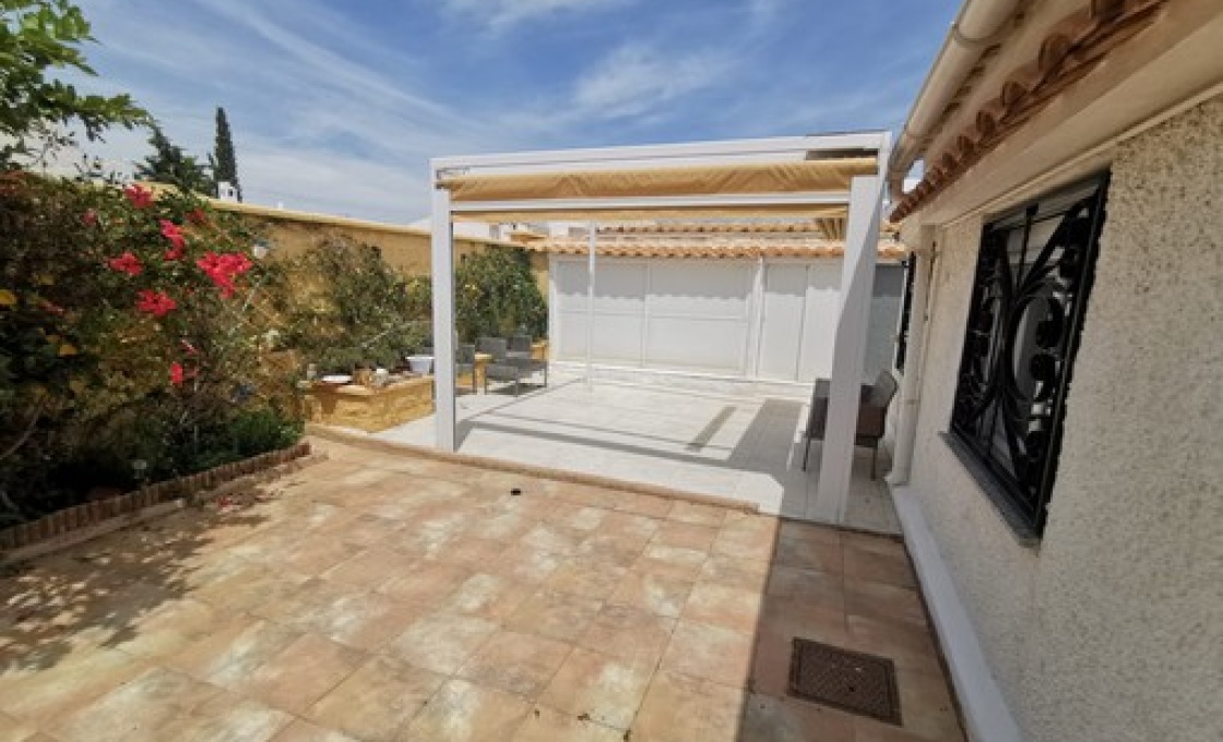 3 Chambres, Villa, À Vendre, 3 Salles de bain, Listing ID 2623, ORIHUELA COSTA, ALICANTE, Espagne,