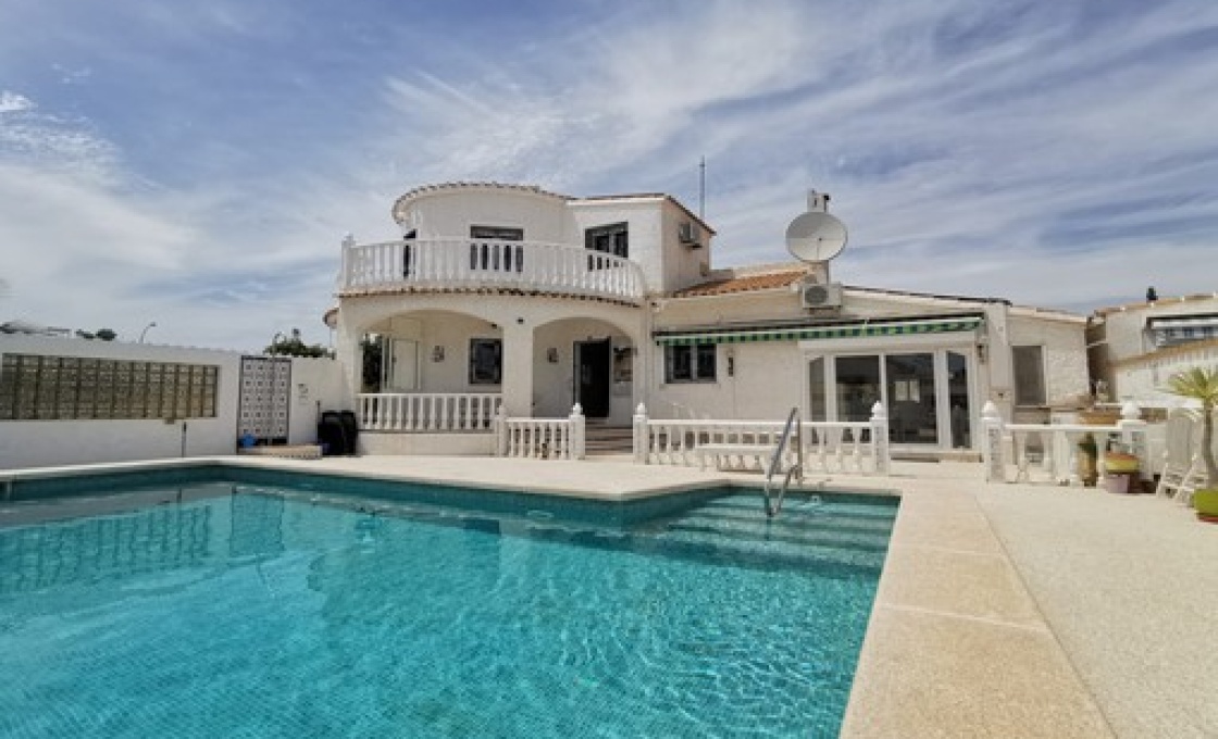 3 Chambres, Villa, À Vendre, 3 Salles de bain, Listing ID 2623, ORIHUELA COSTA, ALICANTE, Espagne,