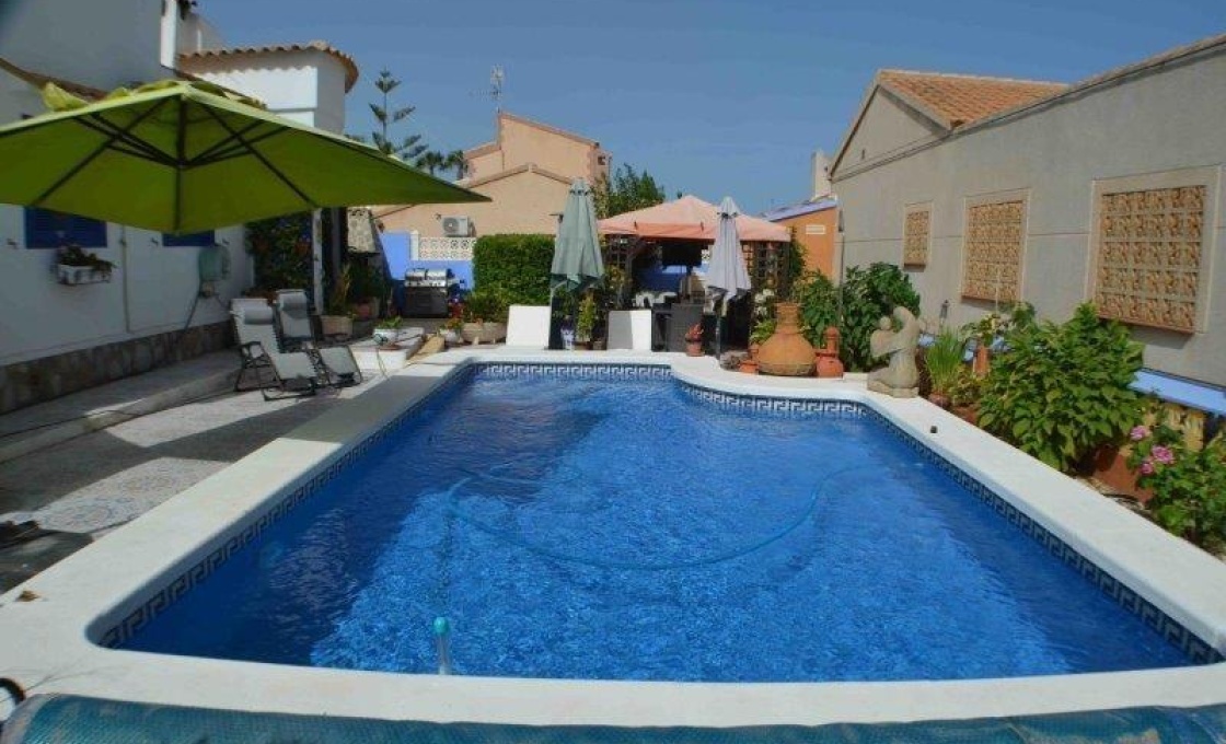 4 Chambres, Villa, À Vendre, 2 Salles de bain, Listing ID 2646, PUNTA PRIMA, ALICANTE, Espagne,