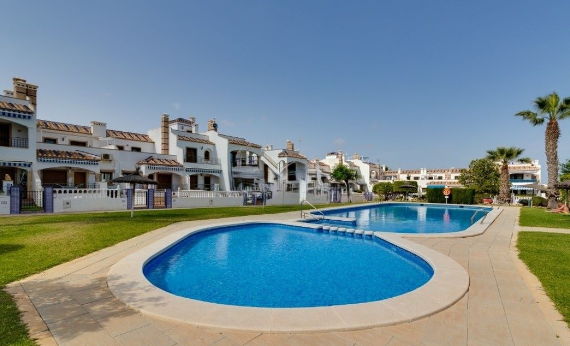 2 Chambres, Appartement, À Vendre, 2 Salles de bain, Listing ID 2649, VILLAMARTIN, ALICANTE, Espagne,